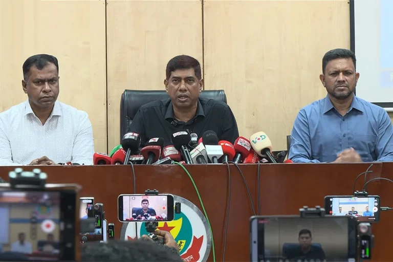 ডিসেম্বরে কার্যক্রম নিষিদ্ধ আওয়ামী লীগের ‘অপতৎপরতা’ দমন করা হবে: ডিবিপ্রধান