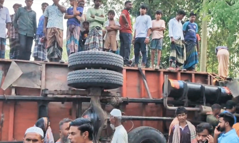 কুড়িগ্রামে ট্রাক-অটোরিকশার সংঘর্ষে নিহত ৫