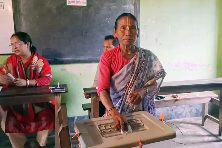 ঠাকুরগাঁও-১ আসনে উপনির্বাচনের ভোটগ্রহণ চলছে