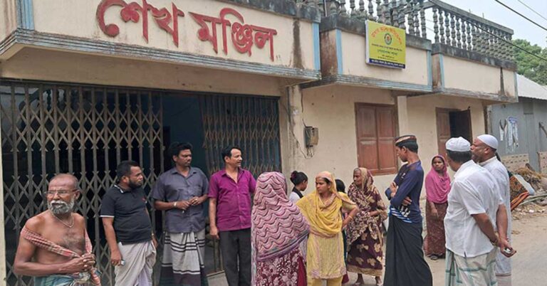 ঋণের প্রলোভনে গ্রাহকের ২০ লক্ষাধিক টাকা নিয়ে লাপাত্তা ভুঁইফোড় এনজিও