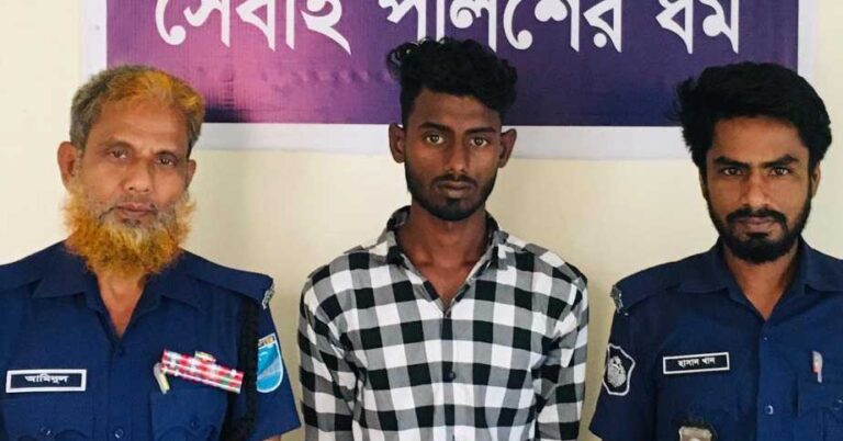 পর্নোগ্রাফি আইনে যুবক গ্রেফতার