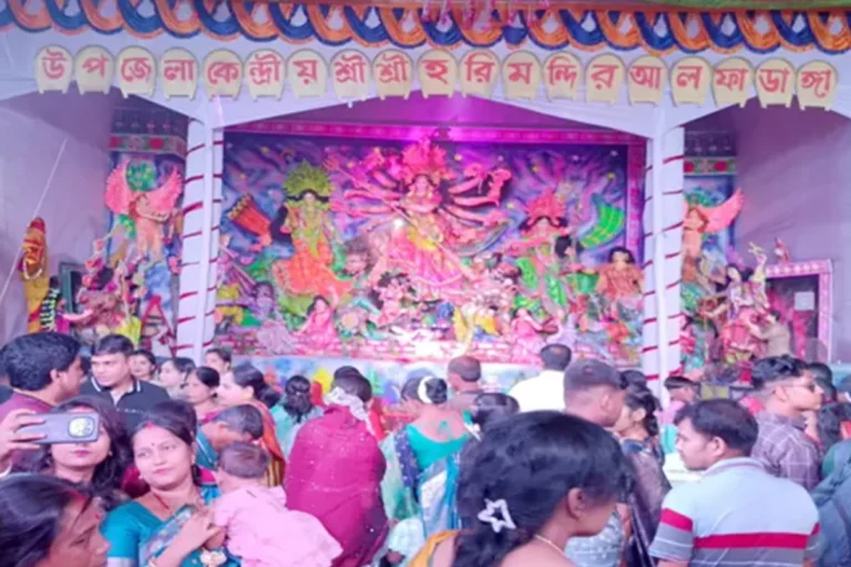 আজ শুভ বিজয়াদশমী; প্রতিমা বিসর্জনের মধ্য দিয়ে শেষ হবে দুর্গোৎসব