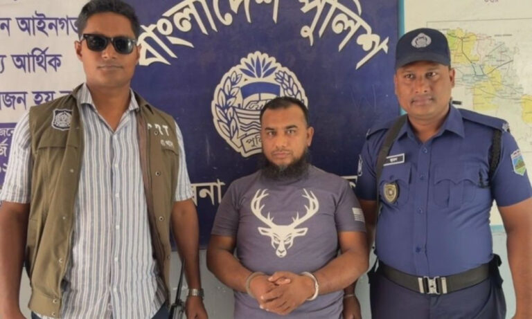 অচেতন করে ধর্ষণের পর জন্মনিয়ন্ত্রণের ওষুধ খাওয়াতেন মাদরাসাশিক্ষক