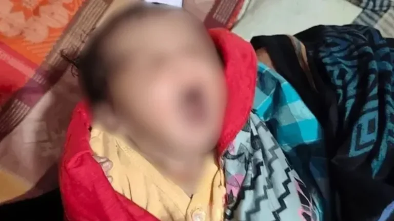 ঝোঁপঝাড়ে ফেলে যাওয়া নবজাতককে দত্তক নিতে ১২৩ পরিবারের আবেদন