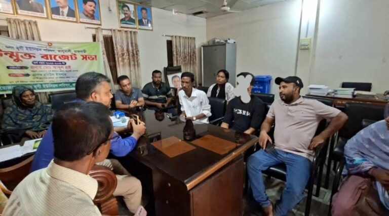 কালুখালীতে জন্মনিবন্ধন সংশোধনে অতিরিক্ত টাকা দাবি, দুই ইউনিয়ন উদ্যোক্তার ২০ হাজার টাকা জরিমানা