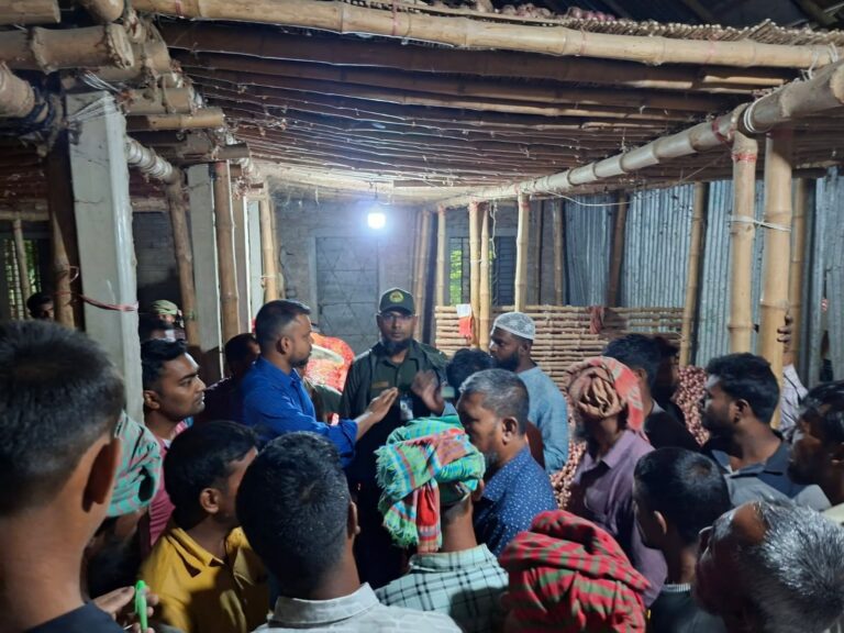 কালুখালী পেঁয়াজ বাজারে ‘ধলতা’ বন্ধে ইউএনও’র বিশেষ অভিযান
