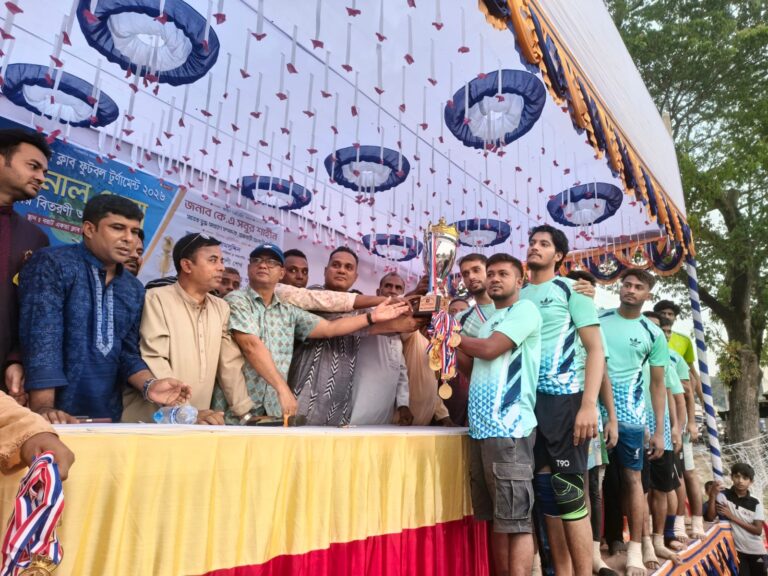 বরাটে ঘরোয়া ফুটবল টুর্নামেন্টে চ্যাম্পিয়ন ওয়াসফি ওয়ারিয়র্স