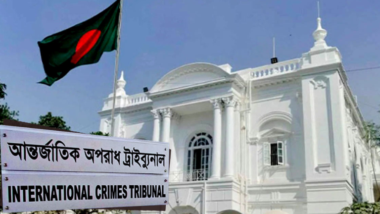 ট্রাইব্যুনালে নিঃশর্ত ক্ষমা চাইলেন আওয়ামীপন্থি দুই আইনজীবী