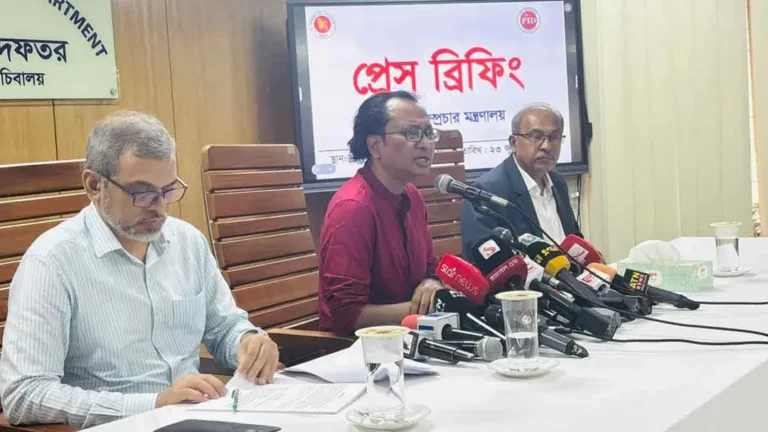আওয়ামী লীগ নিষিদ্ধ হবে কিনা সেটি নির্ধারিত হবে আদালতে : তথ্য উপদেষ্টা