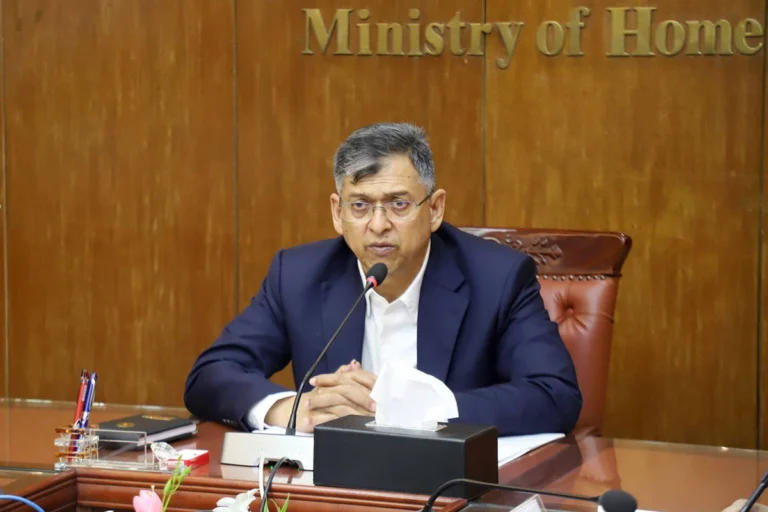 আইজিপি সহজ-সরল মানুষ, ক্রসফায়ার নিয়ে বক্তব্য ঠিক হয়নি: স্বরাষ্ট্রমন্ত্রী